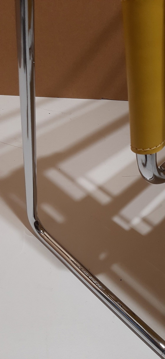 Image 1 of Knoll Wassily B3 New-Never-Used Armchair In Bernstein Leder von Marcel Breuer