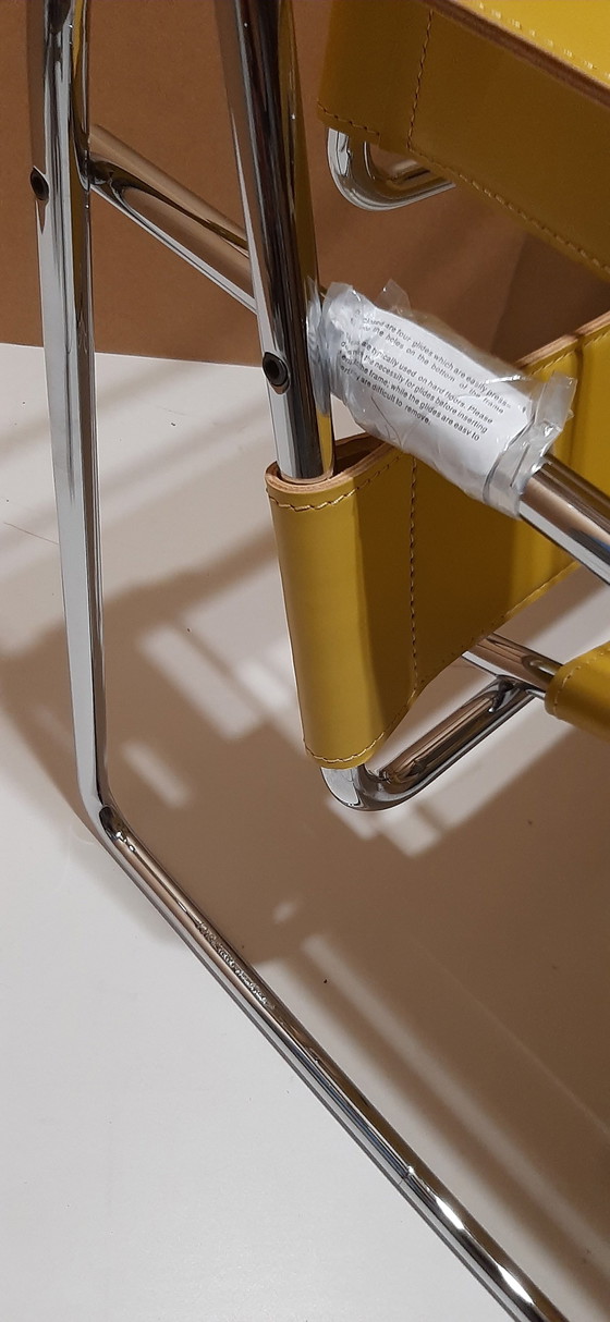 Image 1 of Knoll Wassily B3 New-Never-Used Armchair In Bernstein Leder von Marcel Breuer
