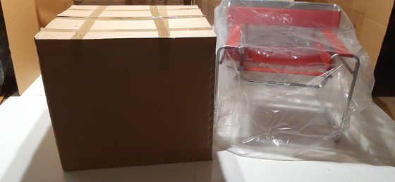 Image 1 of Knoll Wassily B3 New-Never-Used Armchair In Bernstein Leder von Marcel Breuer