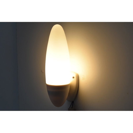 Image 1 of Mid Century Wandlampe aus Bakelit und Glas, Tschechoslowakei 1960er Jahre