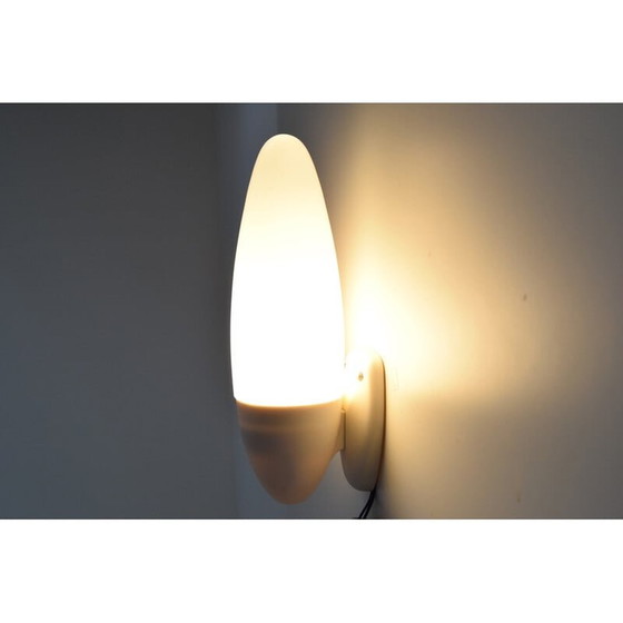 Image 1 of Mid Century Wandlampe aus Bakelit und Glas, Tschechoslowakei 1960er Jahre