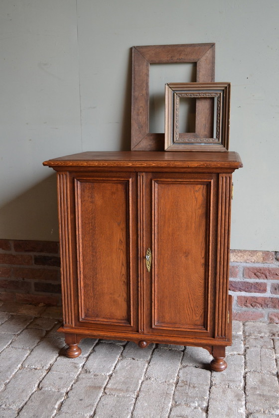 Image 1 of Antikes Art Deco Sideboard aus Eiche.