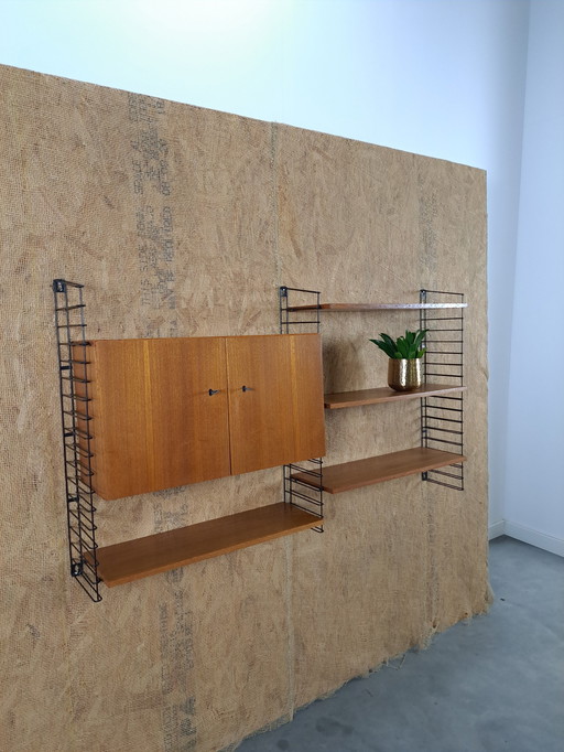 Tomado Modulares Wandsystem mit Regalen und Schrank, Wandregal Nr. 1