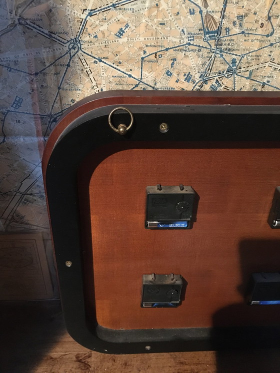 Image 1 of Vintage-Zeitzonenuhr aus massivem Kirschholz "Félix Monge