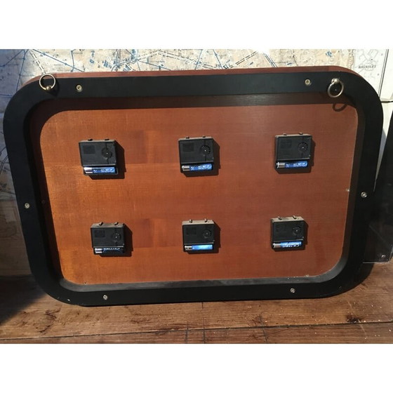 Image 1 of Vintage-Zeitzonenuhr aus massivem Kirschholz "Félix Monge