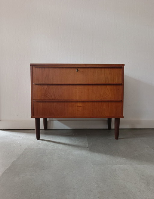 Vintage dänische Kommode in Teakholz