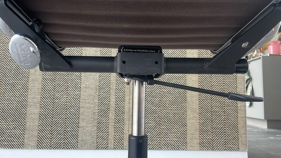 Image 1 of Vitra Ea117