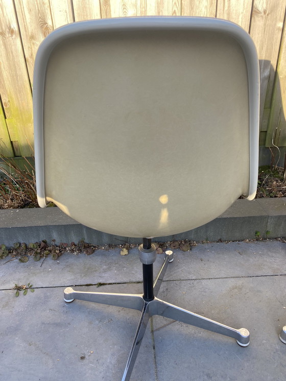 Image 1 of 4x Eames Herman Miller Bucket Chairs Sechziger Jahre
