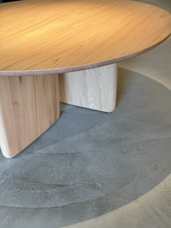 Image 1 of B&B Italia, Tobi-Ishi Tisch