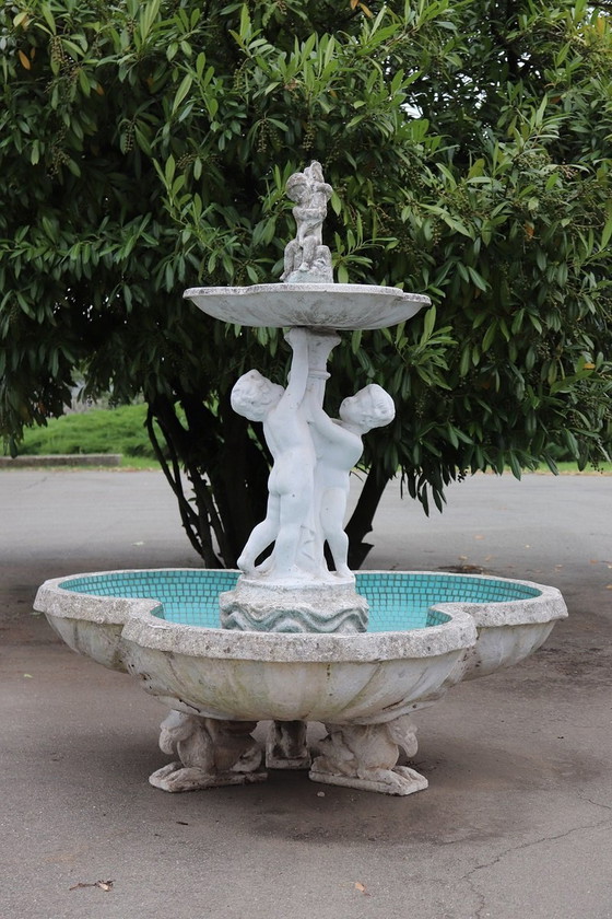 Image 1 of Neoklassischer Gartenbrunnen