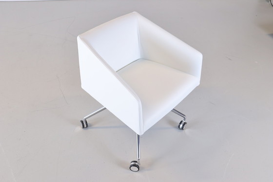 Image 1 of Arper Saari Designstuhl aus weißem Leder