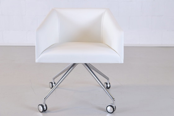 Image 1 of Arper Saari Designstuhl aus weißem Leder