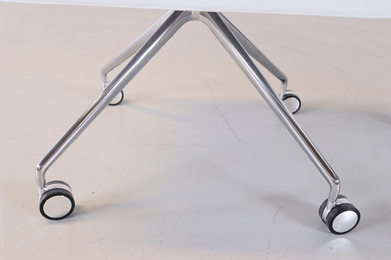 Image 1 of Arper Saari Designstuhl aus weißem Leder