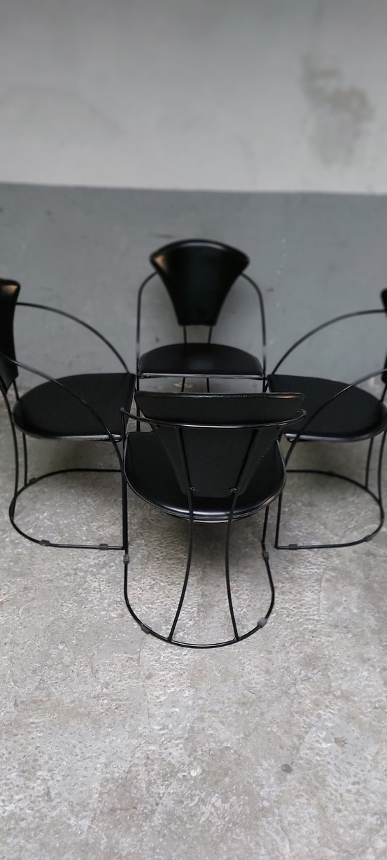 Image 1 of Set mit 4 Arrben-Esszimmerstühlen