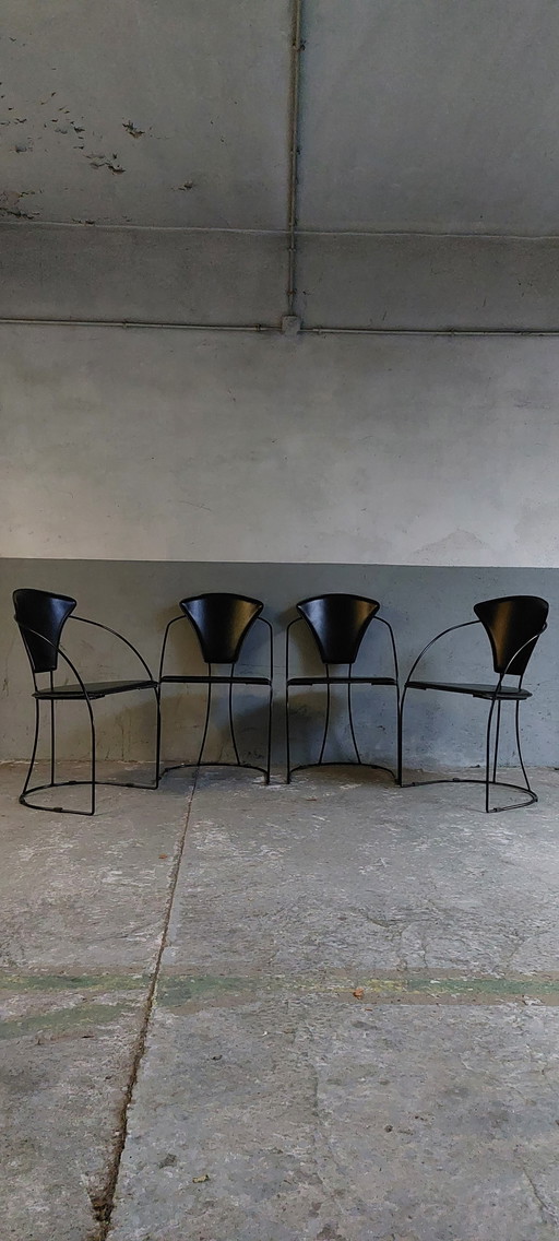 Set mit 4 Arrben-Esszimmerstühlen