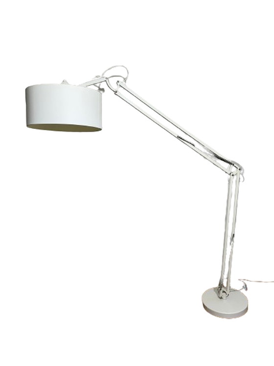 Image 1 of Es geht um die Stehlampe Romi