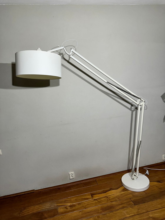 Image 1 of Es geht um die Stehlampe Romi