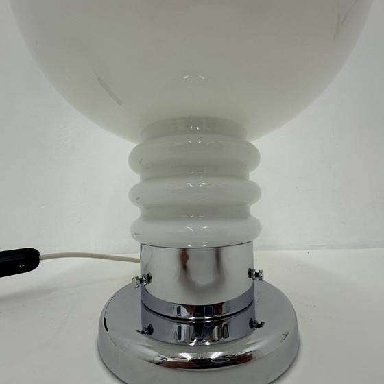 Image 1 of Tischlampe Space Age aus Milchglas mit Chrom, 1970er Jahre
