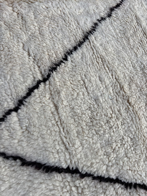 Image 1 of Tapis Beni Ouarain En Laine Naturelle - Design Losanges Noirs