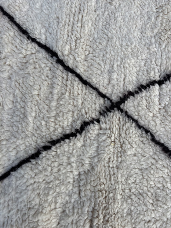 Image 1 of Tapis Beni Ouarain En Laine Naturelle - Design Losanges Noirs