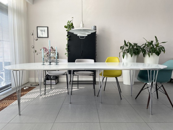 Image 1 of Fritz Hansen Superellipse Tisch Weiß