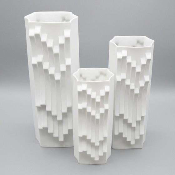 Image 1 of ARCHAIS Heinrich FUCHS Op Art Retro HUTSCHENREUTHER Biskuit Porzellan Vase Duo