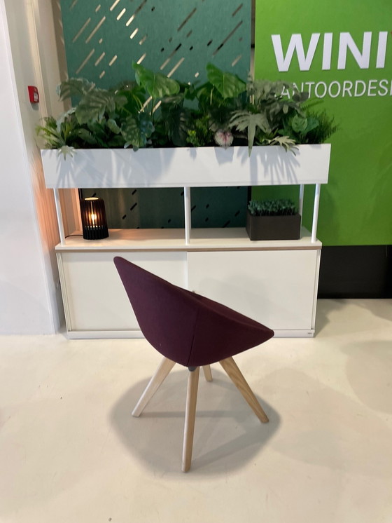 Image 1 of Allermuir Famiglia Stuhl