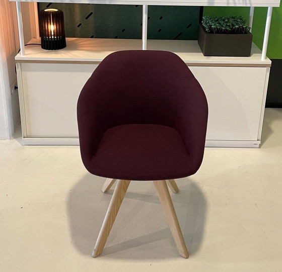 Image 1 of Allermuir Famiglia Stuhl