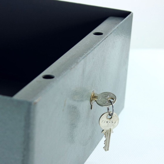 Image 1 of Alter Safe aus Stahl und Kunststoff, Tschechoslowakei 1980