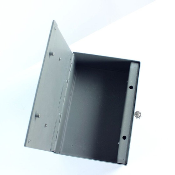 Image 1 of Alter Safe aus Stahl und Kunststoff, Tschechoslowakei 1980