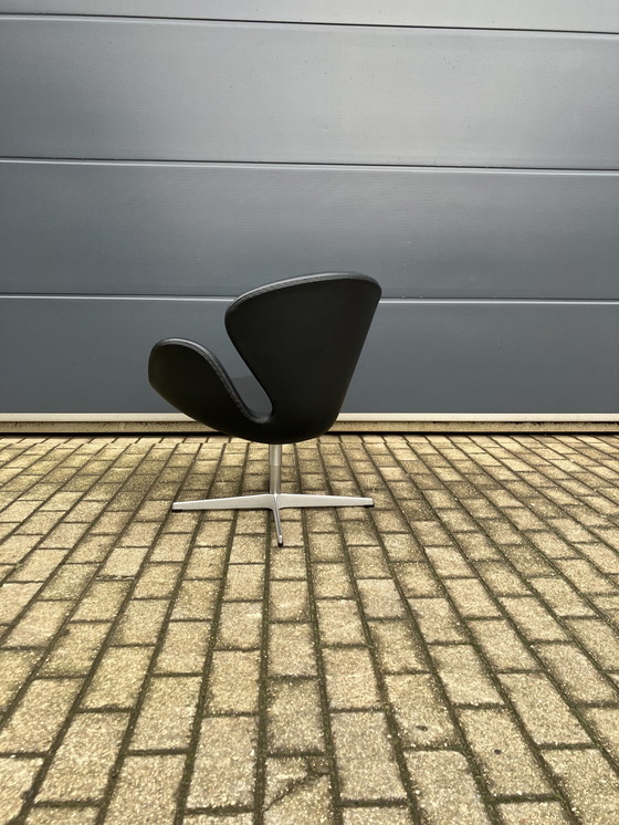 Image 1 of Original Fritz Hansen Schwanenstuhl aus schwarzem Leder Top Zustand!