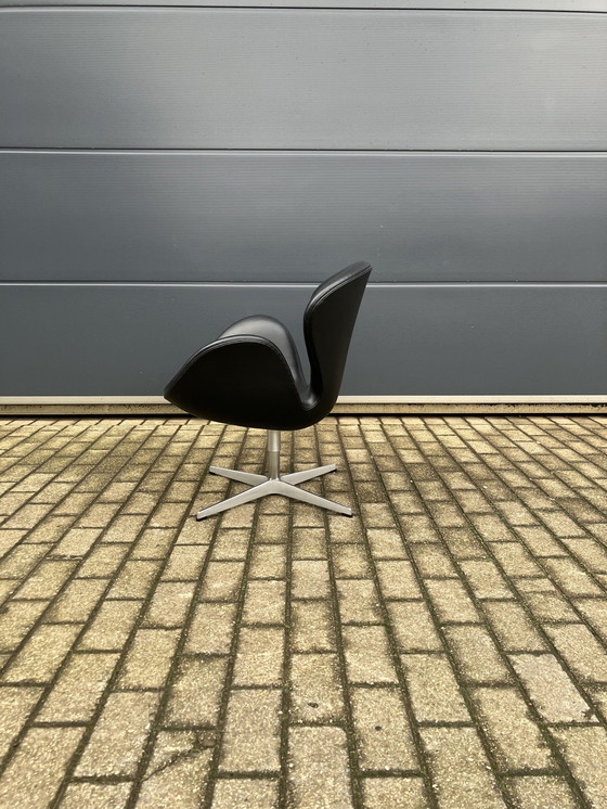 Image 1 of Original Fritz Hansen Schwanenstuhl aus schwarzem Leder Top Zustand!