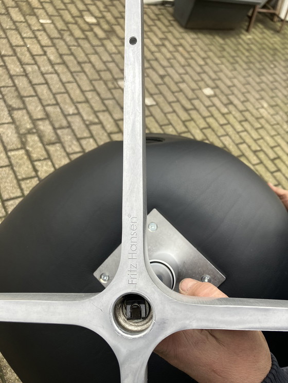 Image 1 of Original Fritz Hansen Schwanenstuhl aus schwarzem Leder Top Zustand!