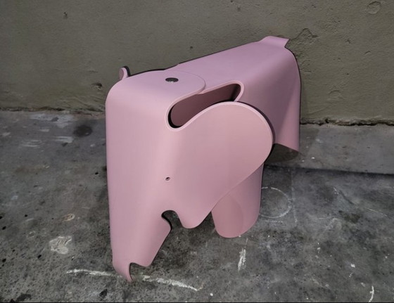 Image 1 of Charles & Ray Eames - Vitra - Elefant - Rosa
