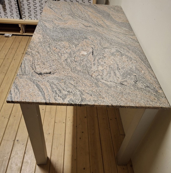 Image 1 of Vintage Tisch Granitplatte Rosig Weiß