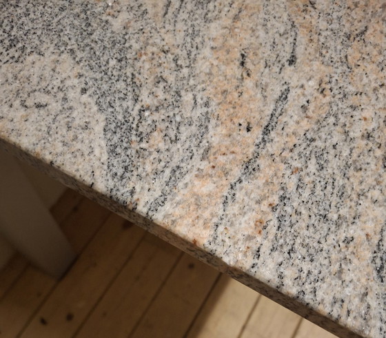 Image 1 of Vintage Tisch Granitplatte Rosig Weiß