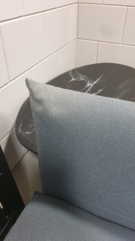 Image 1 of Vitra Mariposa Liebessitz