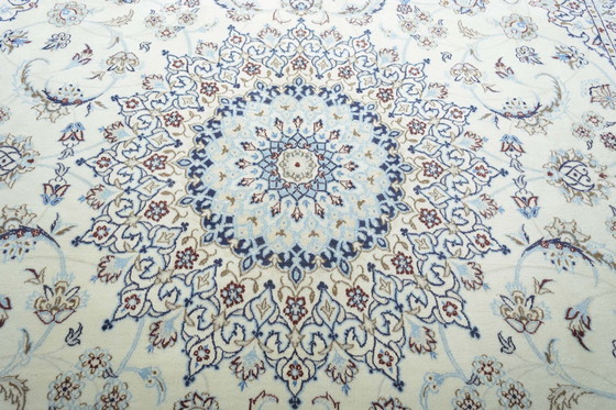Image 1 of Handgeknüpfter Nain 9 La Mit Seide Orientteppich – 347 X 247 Cm – Elegantes Design In Blau Und Creme