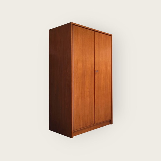 Image 1 of Mid Century Kleiderschrank