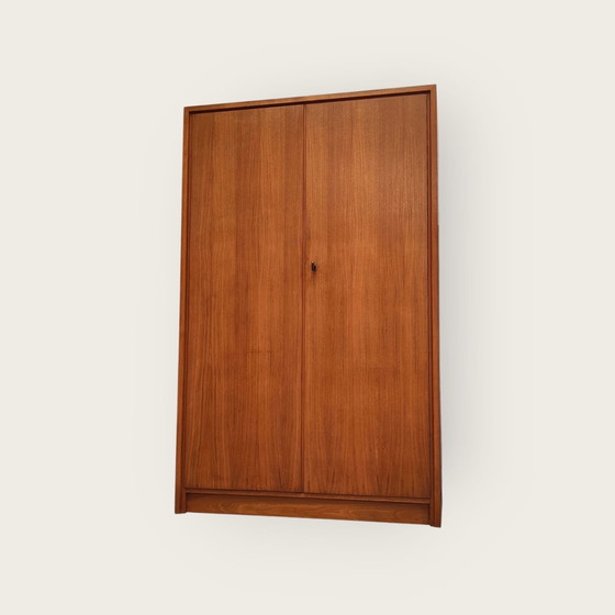 Image 1 of Mid Century Kleiderschrank