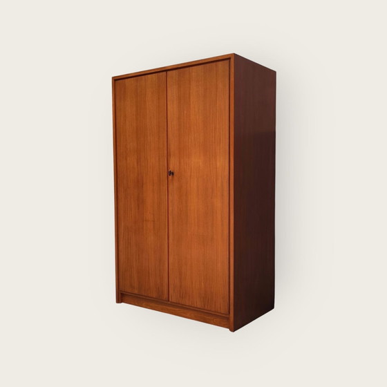 Image 1 of Mid Century Kleiderschrank