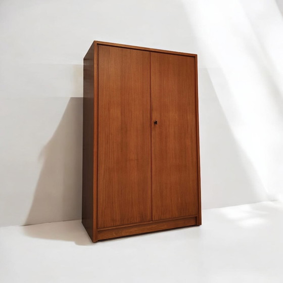 Image 1 of Mid Century Kleiderschrank