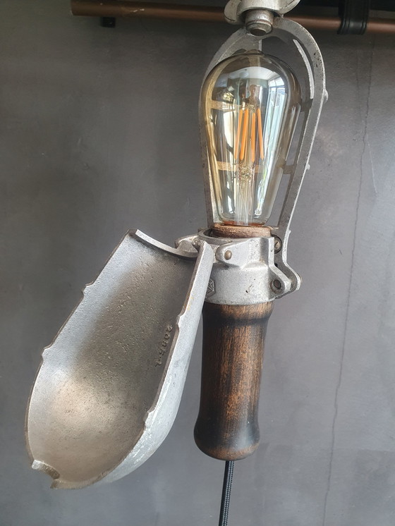 Image 1 of Crouse Hinds Arbeitslampe 'Troublelight' aus den 1930er Jahren.