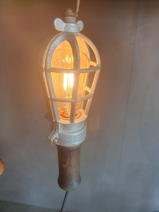 Image 1 of Crouse Hinds Arbeitslampe 'Troublelight' aus den 1930er Jahren.
