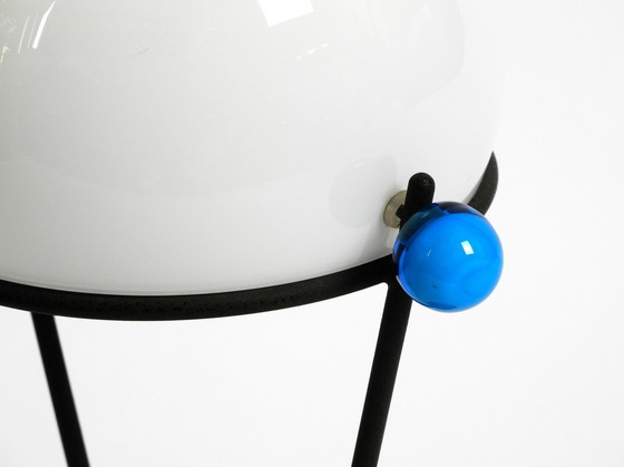 Image 1 of Sehr seltene 1980er italienische Tischlampe von Veart mit Muranoglasschirm in postmodernem Design