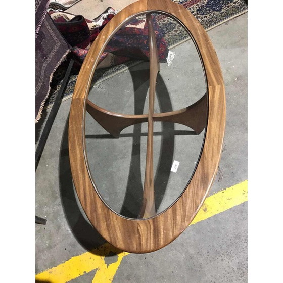 Image 1 of Mid Century ovaler G-Plan "Astro" Couchtisch - 1960er Jahre