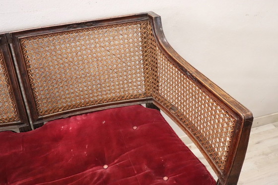 Image 1 of Antikes Sofa mit Stühlen aus Holz und Wiener Stroh, 18. Jahrhundert