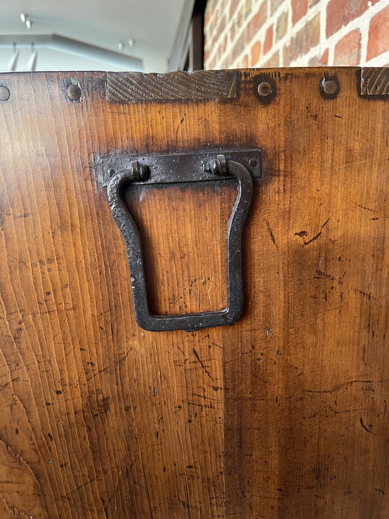 Image 1 of Antiker koreanischer Reisekoffer/Schrank