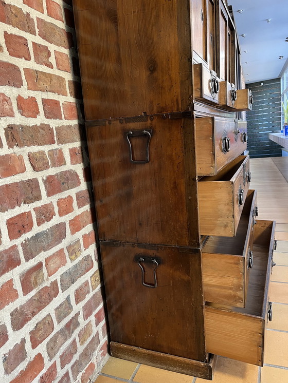 Image 1 of Antiker koreanischer Reisekoffer/Schrank