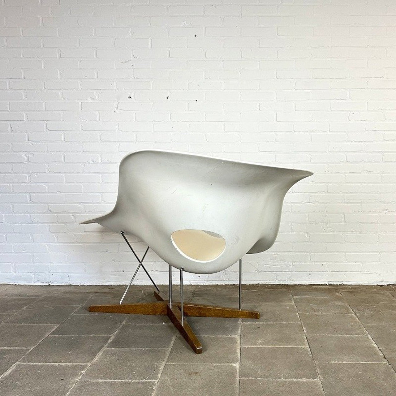 Vitra La Chaise Sessel Ikonisches Design von Charles Ray Eames